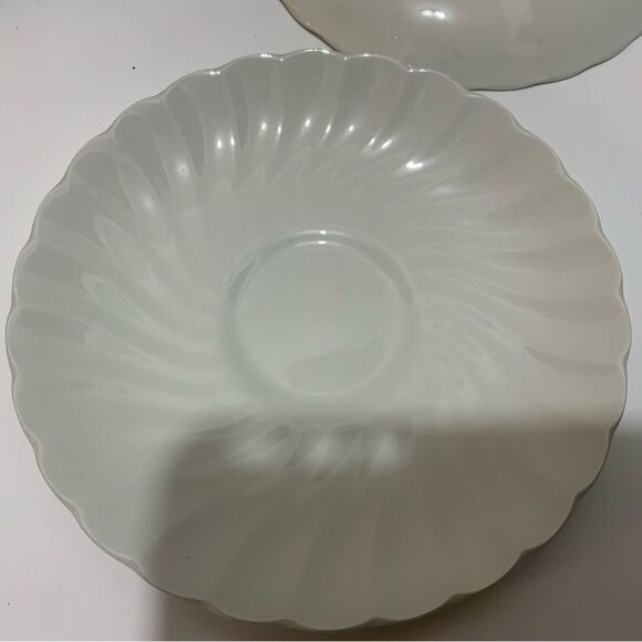 2 - Johnson Bros made in England Snowhite Regency Saucer - Picture 7 of 9